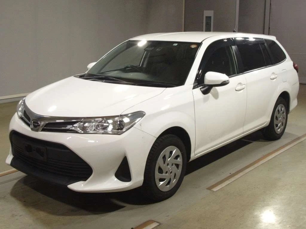 Продажа Toyota Corolla Fielder, 2018 год, Владивосток